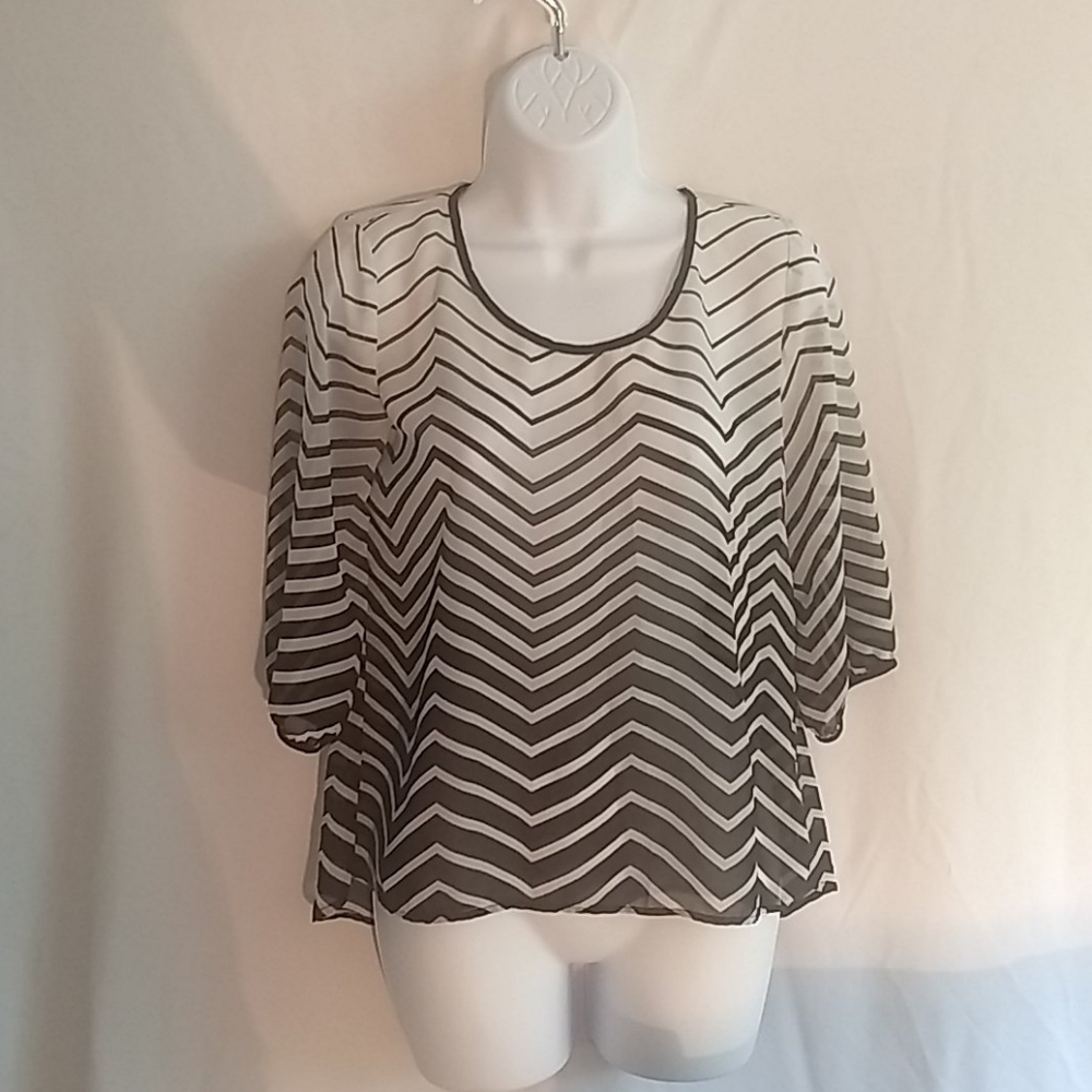 Iz Byer Top Crepe Top